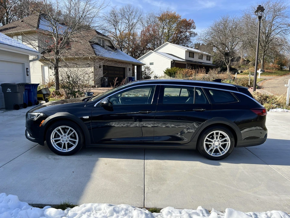 2018 Buick Regal - Image 12 of 31