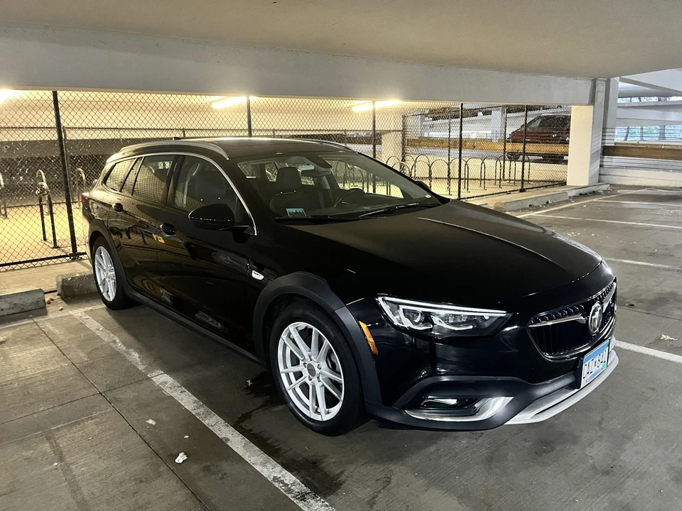 2018 Buick Regal - Image 2 of 31