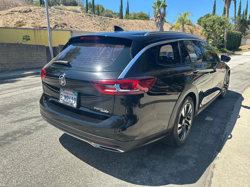 2018 Buick Regal - Image 11 of 31