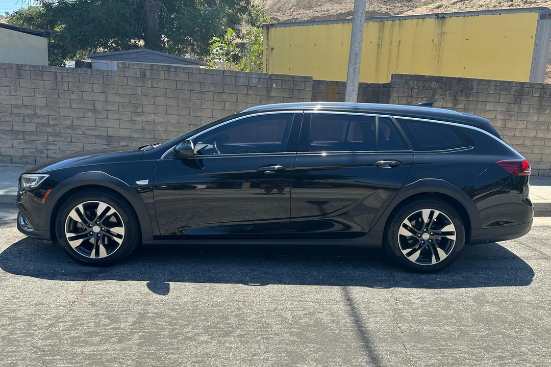 2018 Buick Regal - Image 3 of 31
