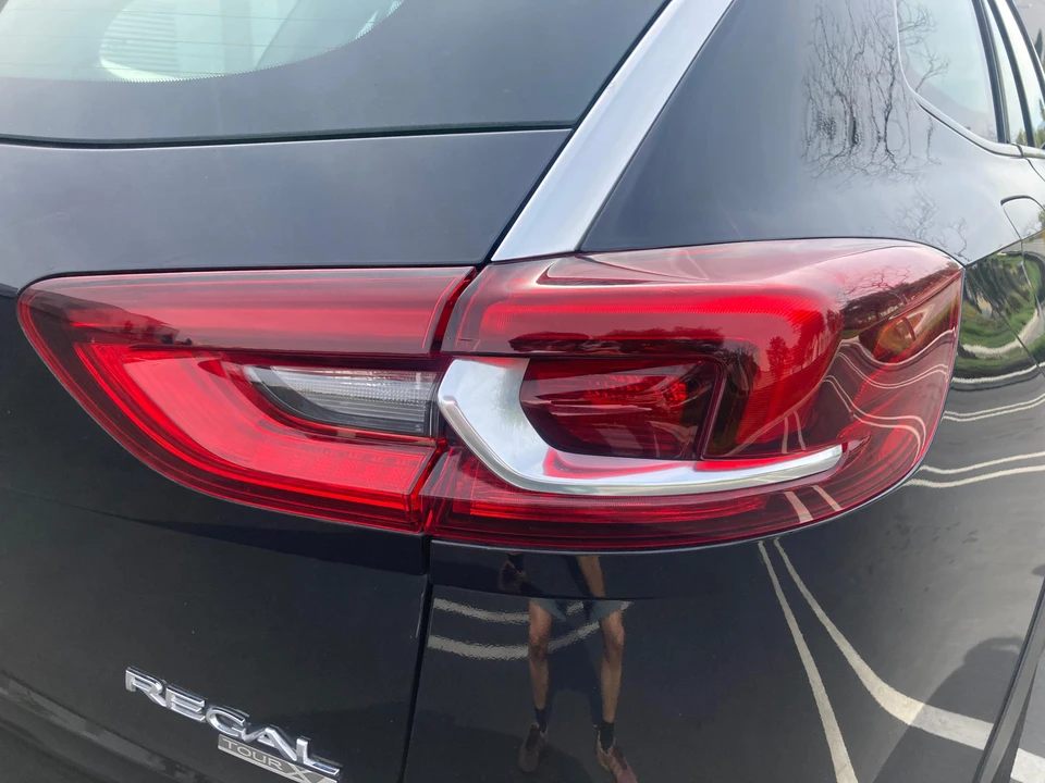2018 Buick Regal - Image 18 of 31