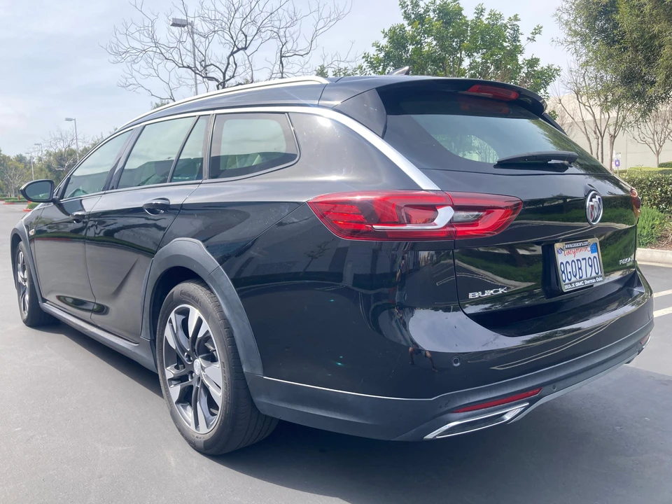 2018 Buick Regal - Image 7 of 31