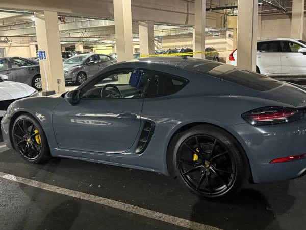 2018 Porsche 718 Cayman - Image 15 of 20
