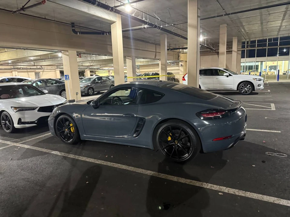2018 Porsche 718 Cayman - Image 18 of 20