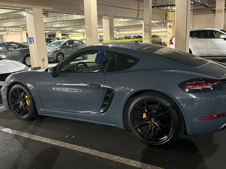 2018 Porsche 718 Cayman - Image 15 of 20