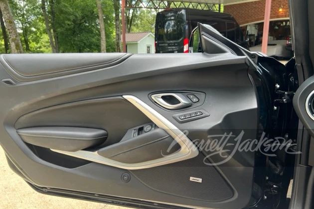 2018 Chevrolet Camaro SS 6th Gen - Image 12 of 18