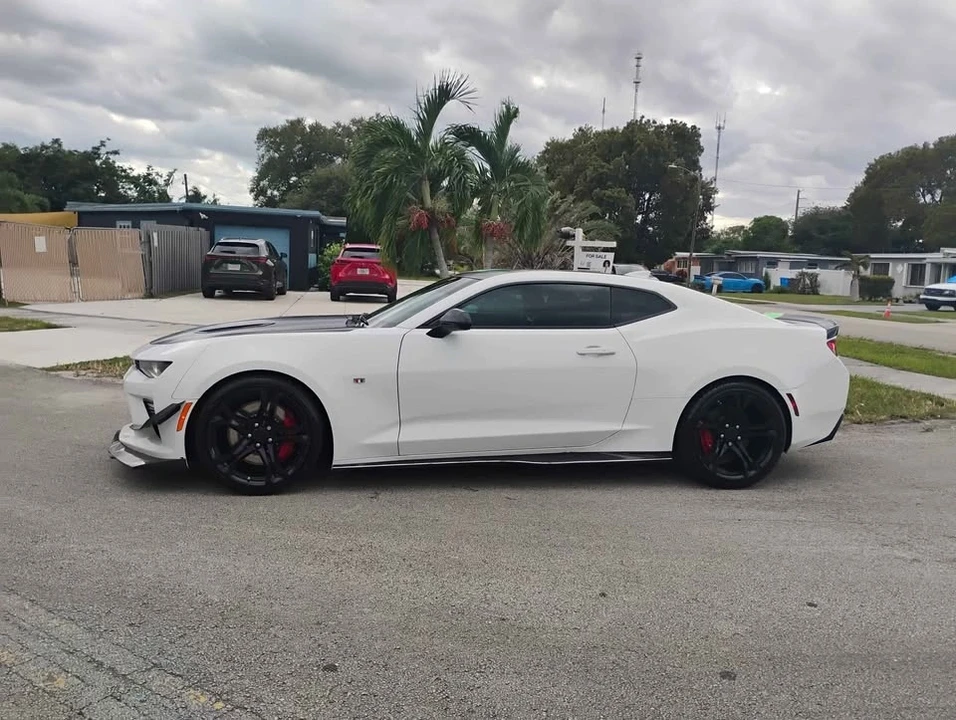 2018 Chevrolet Camaro SS 6th Gen - Image 2 of 10