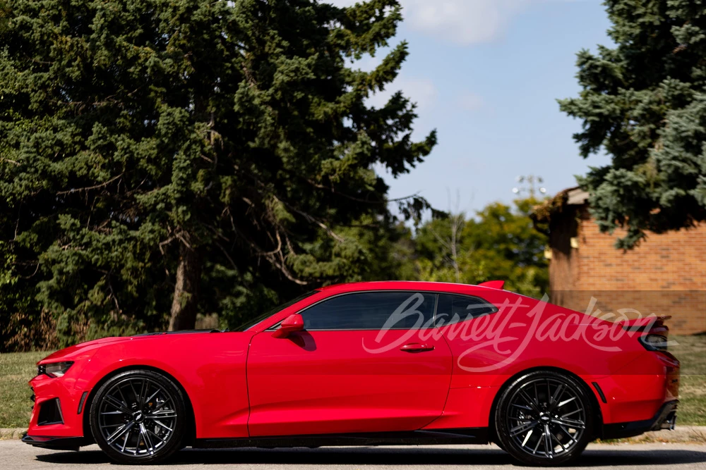 2018 Chevrolet Camaro ZL1 6th Gen - Image 16 of 31