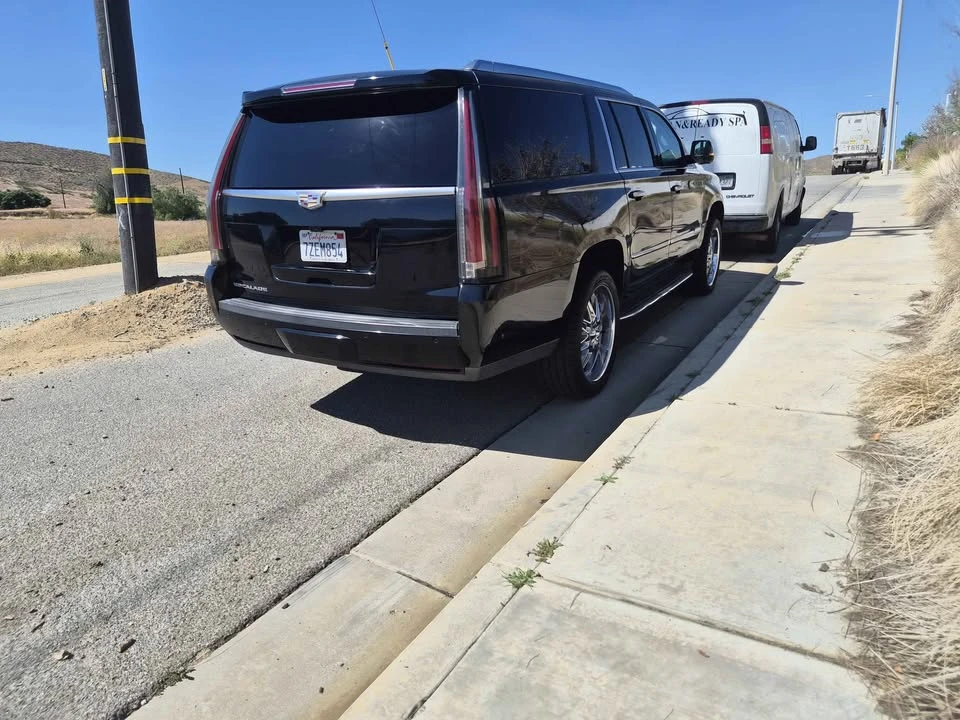 2018 Cadillac Escalade 4th Gen - Image 7 of 10