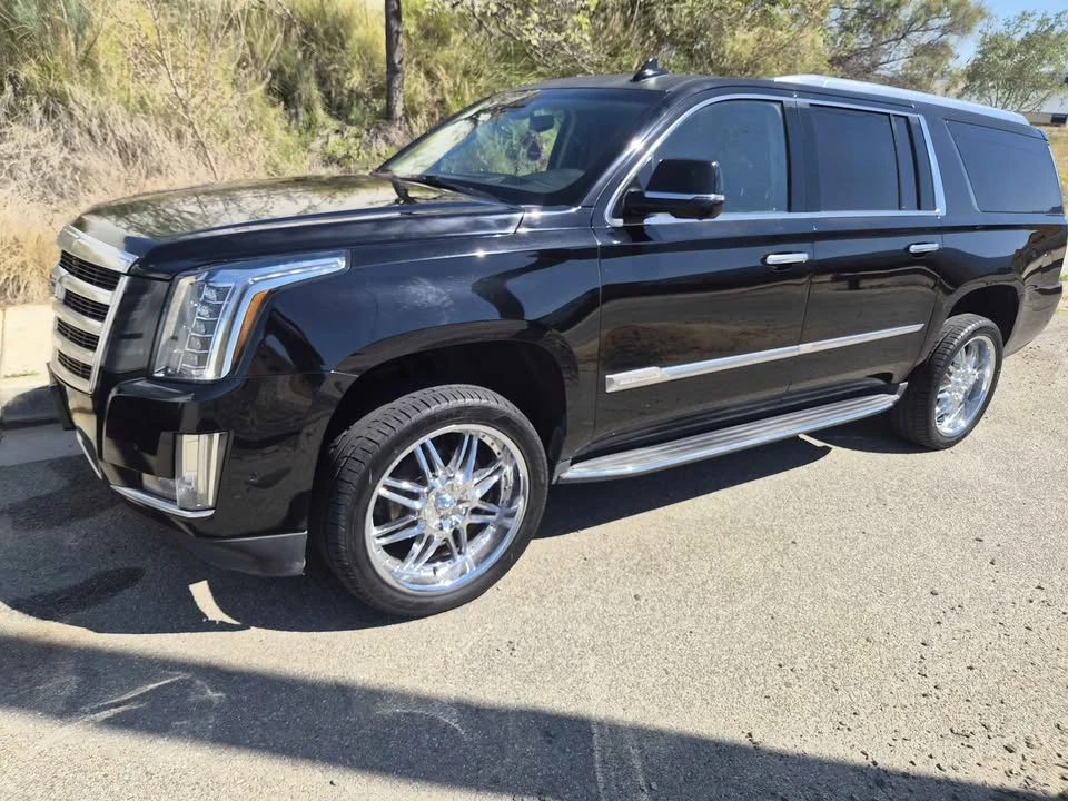 2018 Cadillac Escalade 4th Gen - Image 4 of 10