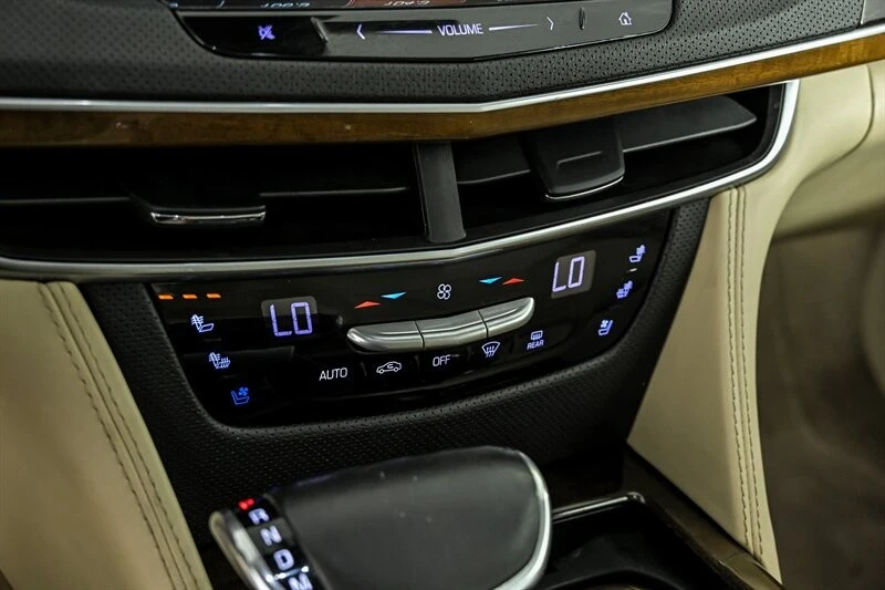 2018 Cadillac CT6 - Image 27 of 29