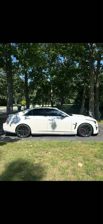 2018 Cadillac CTS-V 3rd Gen - Image 2 of 8
