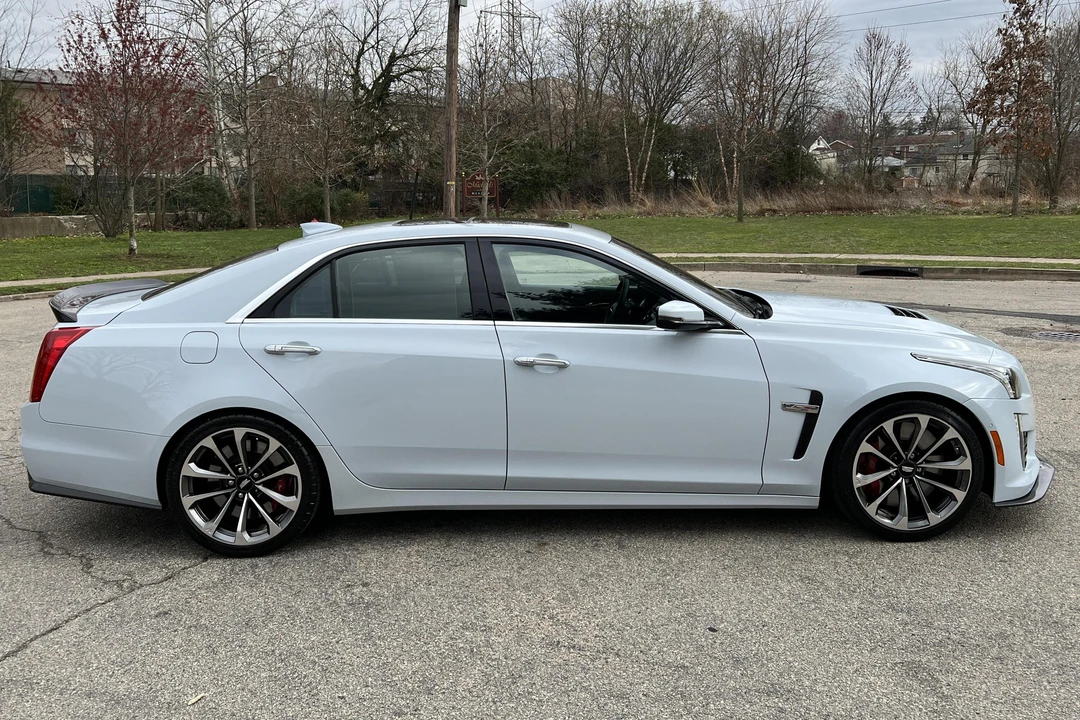 2018 Cadillac CTS-V 3rd Gen - Image 9 of 11