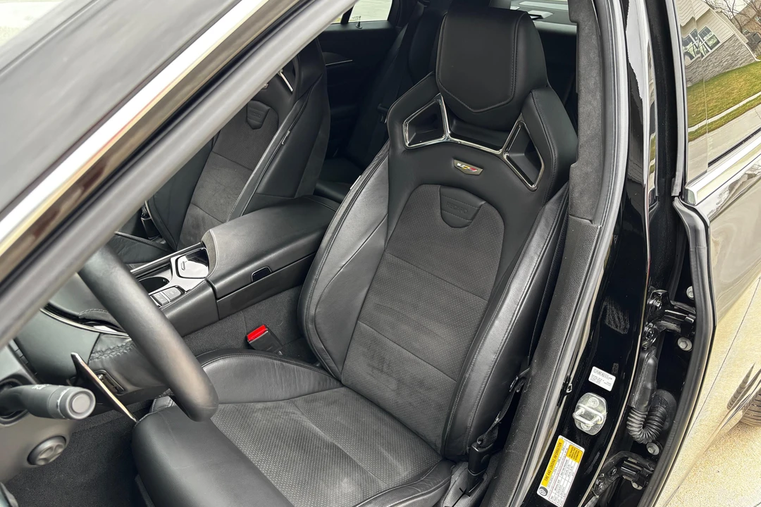 2018 Cadillac CTS-V 3rd Gen - Image 28 of 31