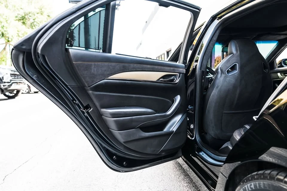 2018 Cadillac CTS-V 3rd Gen - Image 18 of 19