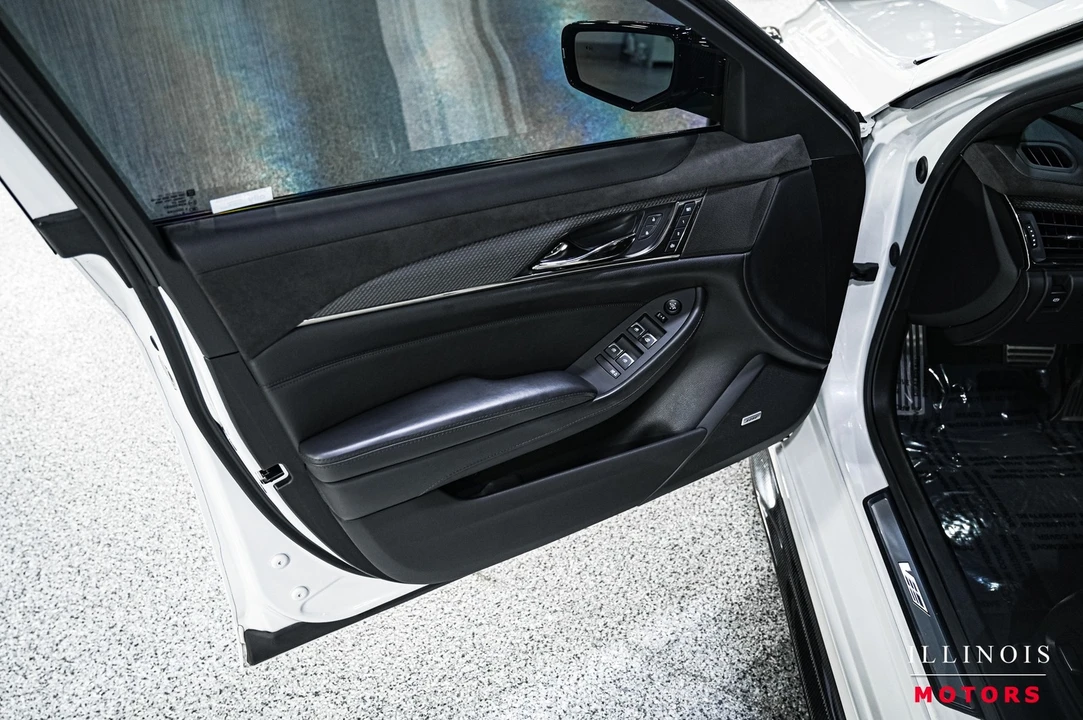 2018 Cadillac CTS-V 3rd Gen - Image 19 of 31