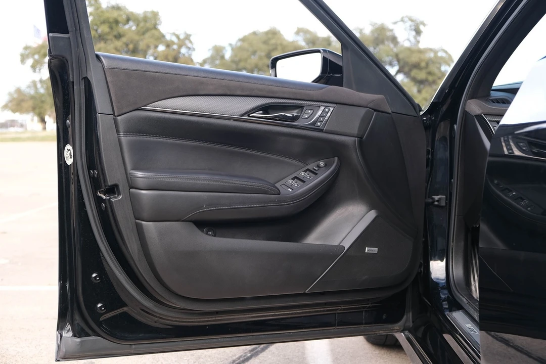 2018 Cadillac CTS-V 3rd Gen - Image 15 of 21