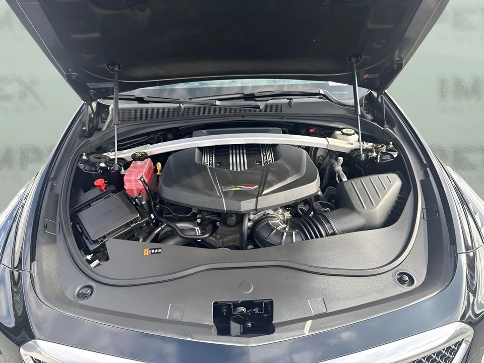 2018 Cadillac CTS-V 3rd Gen - Image 25 of 30