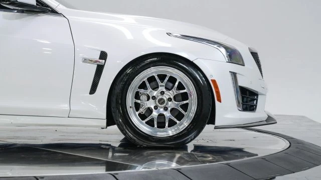 2018 Cadillac CTS-V 3rd Gen - Image 17 of 21