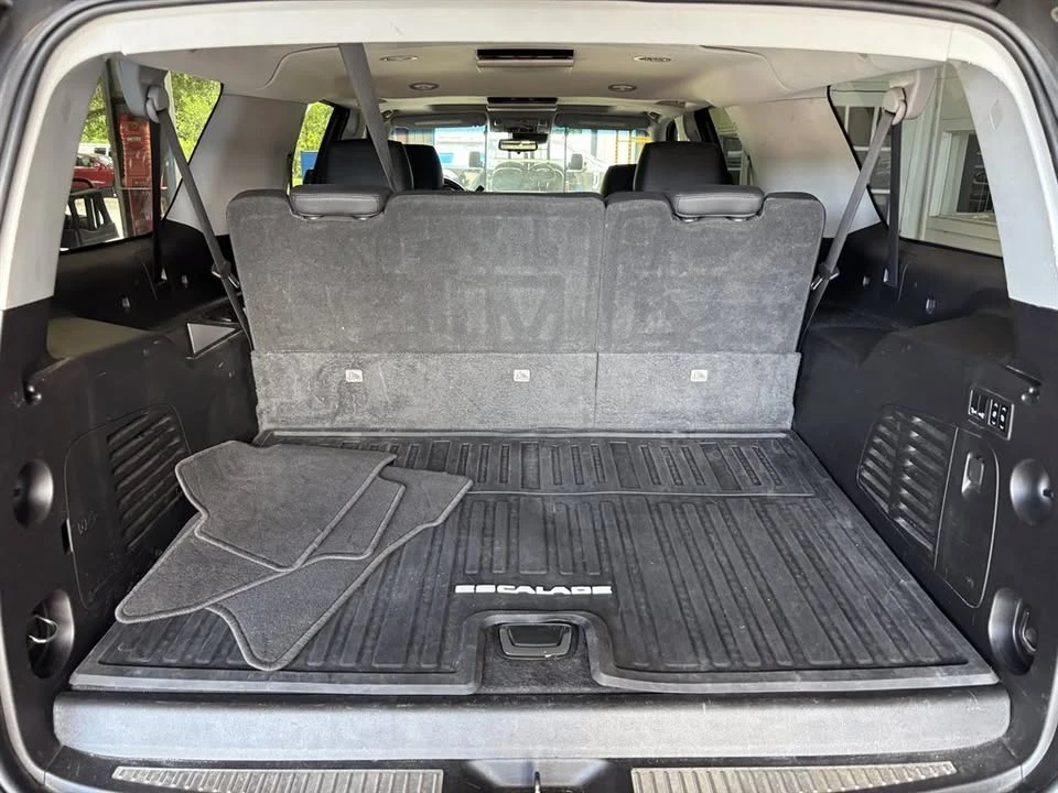 2018 Cadillac Escalade 4th Gen - Image 16 of 17