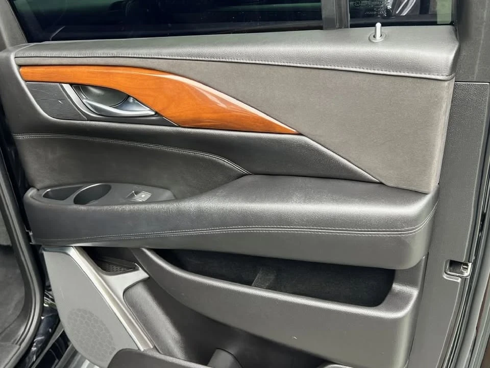 2018 Cadillac Escalade 4th Gen - Image 14 of 18