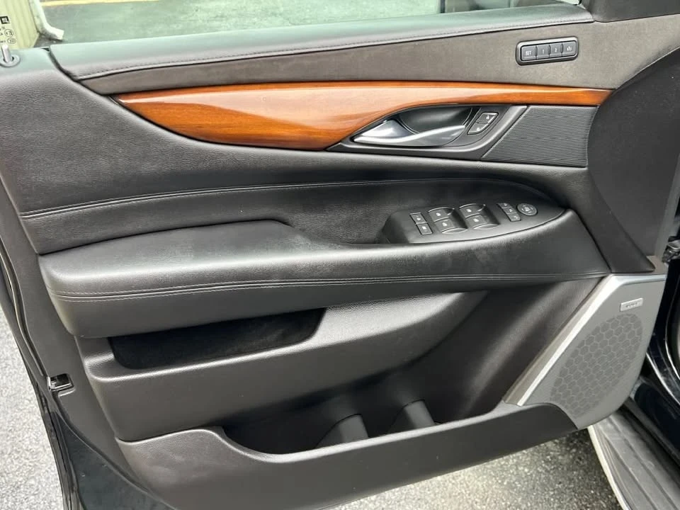 2018 Cadillac Escalade 4th Gen - Image 12 of 18