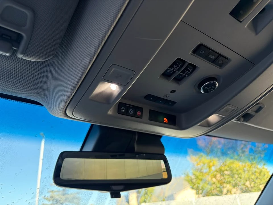 2018 Cadillac Escalade 4th Gen - Image 11 of 13