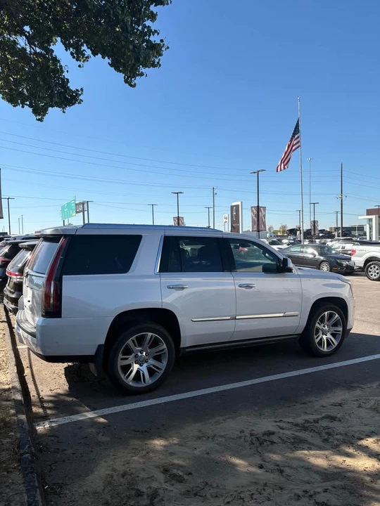 2018 Cadillac Escalade 4th Gen - Image 3 of 15