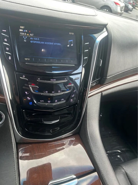 2018 Cadillac Escalade 4th Gen - Image 3 of 8
