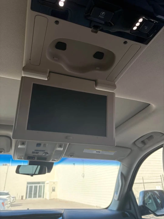 2018 Cadillac Escalade 4th Gen - Image 13 of 15