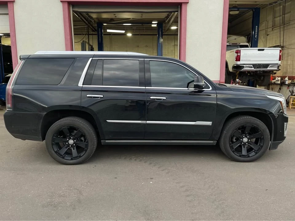 2018 Cadillac Escalade 4th Gen - Image 3 of 15
