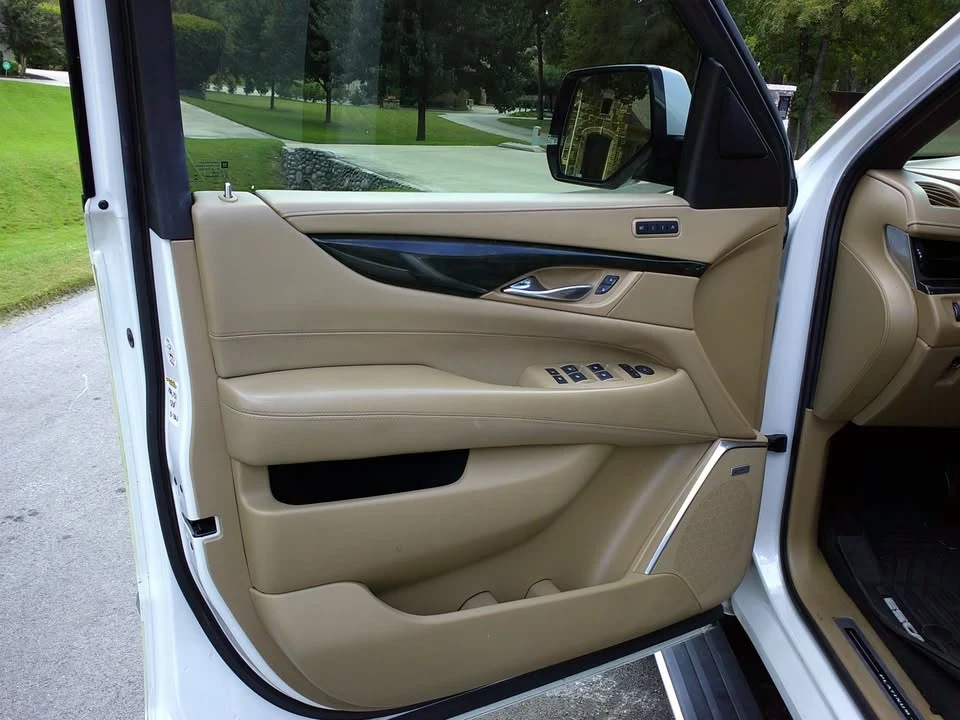 2018 Cadillac Escalade 4th Gen - Image 5 of 13