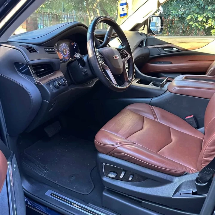 2018 Cadillac Escalade 4th Gen - Image 2 of 13