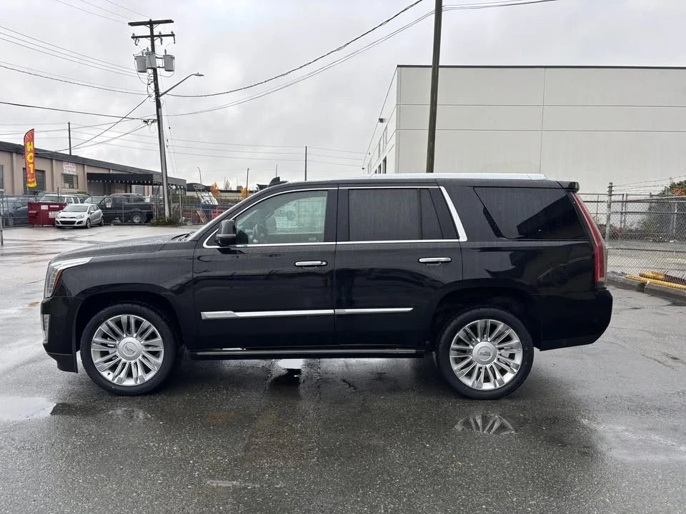 2018 Cadillac Escalade 4th Gen - Image 2 of 8