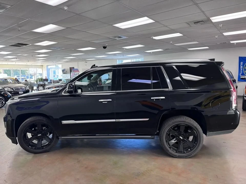 2018 Cadillac Escalade 4th Gen - Image 2 of 3