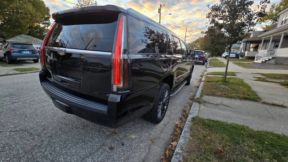 2018 Cadillac Escalade 4th Gen - Image 4 of 11