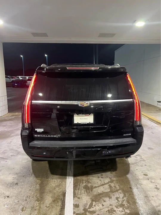 2018 Cadillac Escalade 4th Gen - Image 4 of 12