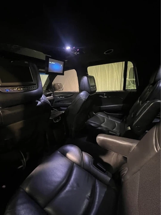 2018 Cadillac Escalade 4th Gen - Image 10 of 12