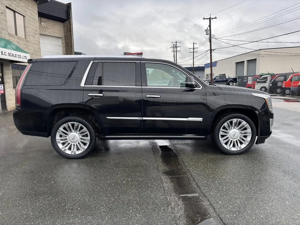 2018 Cadillac Escalade 4th Gen - Image 3 of 8