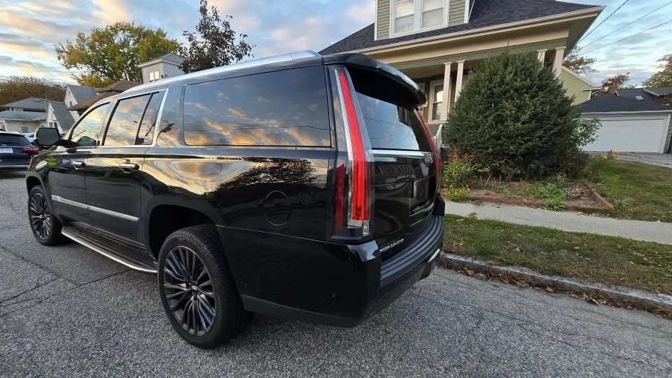 2018 Cadillac Escalade 4th Gen - Image 5 of 11