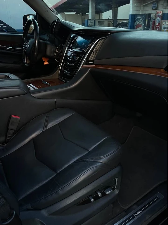 2018 Cadillac Escalade 4th Gen - Image 6 of 8