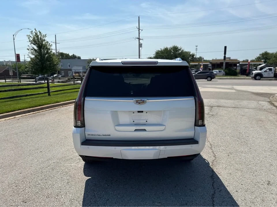 2018 Cadillac Escalade 4th Gen - Image 4 of 13