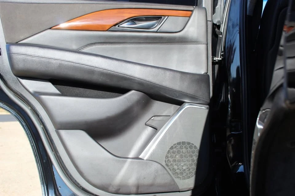 2018 Cadillac Escalade 4th Gen - Image 13 of 19