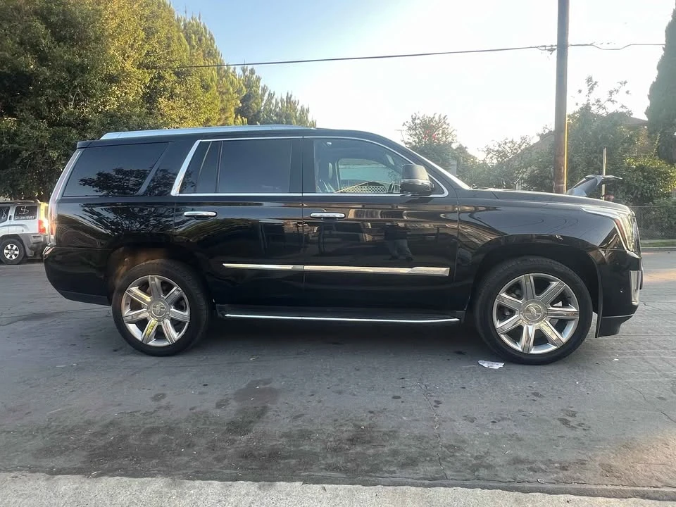 2018 Cadillac Escalade 4th Gen - Image 2 of 16