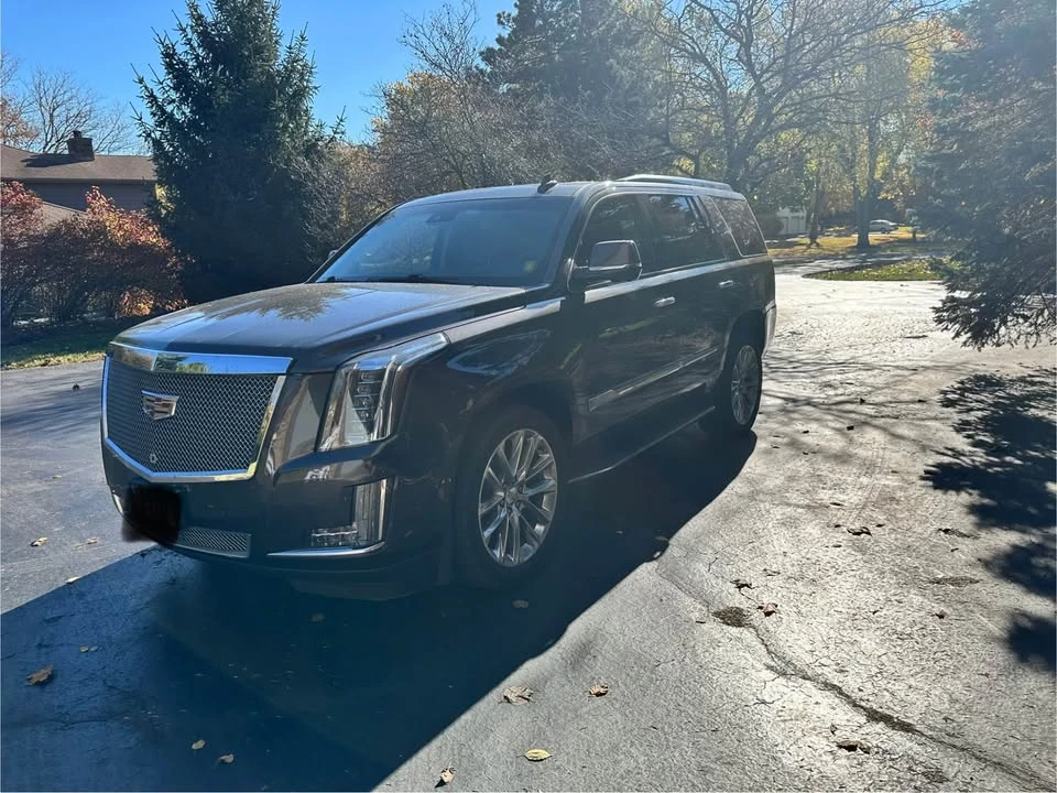 2018 Cadillac Escalade 4th Gen - Image 2 of 9