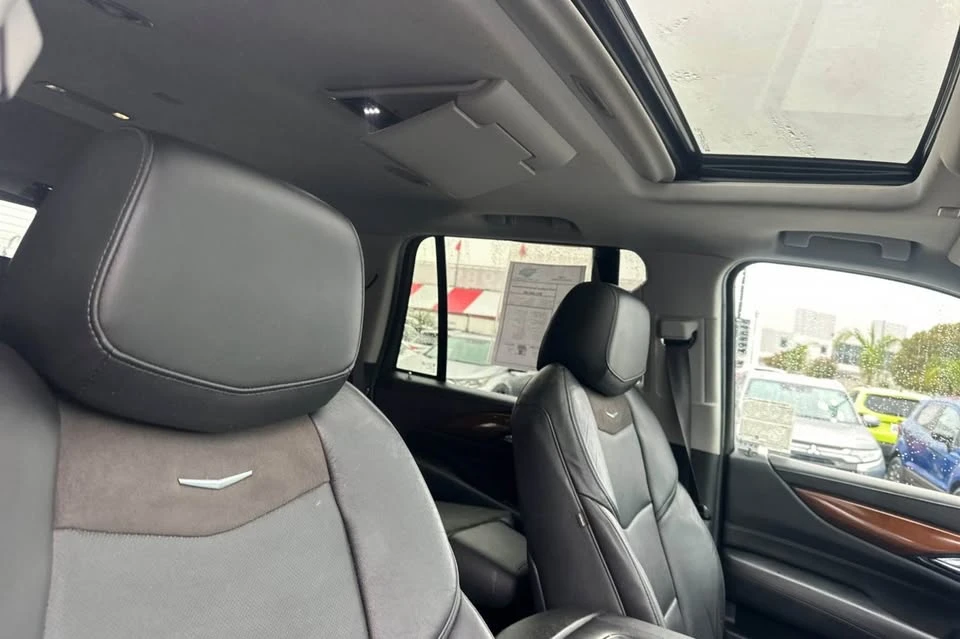 2018 Cadillac Escalade 4th Gen - Image 7 of 10