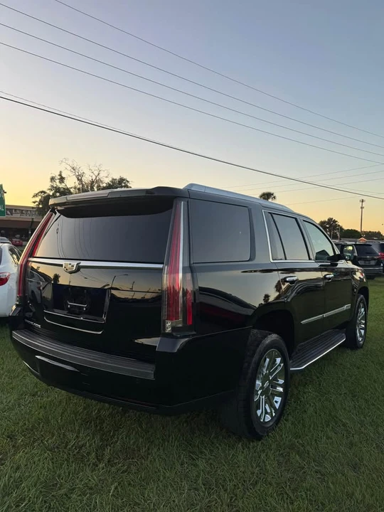 2018 Cadillac Escalade 4th Gen - Image 2 of 9