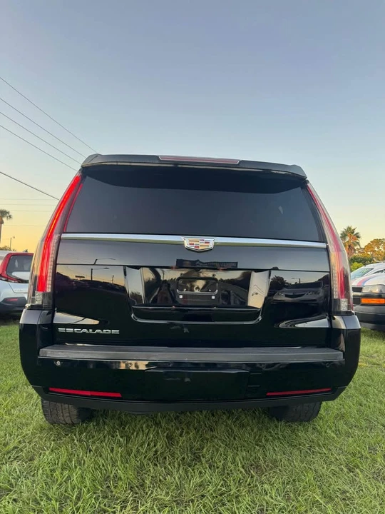 2018 Cadillac Escalade 4th Gen - Image 4 of 9