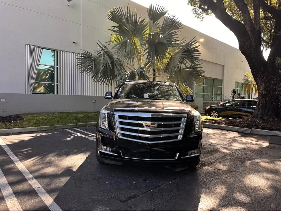 2018 Cadillac Escalade 4th Gen - Image 2 of 14