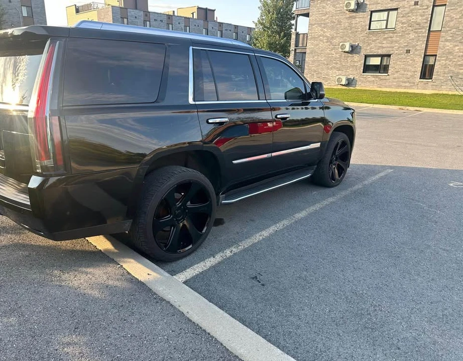 2018 Cadillac Escalade 4th Gen - Image 3 of 10